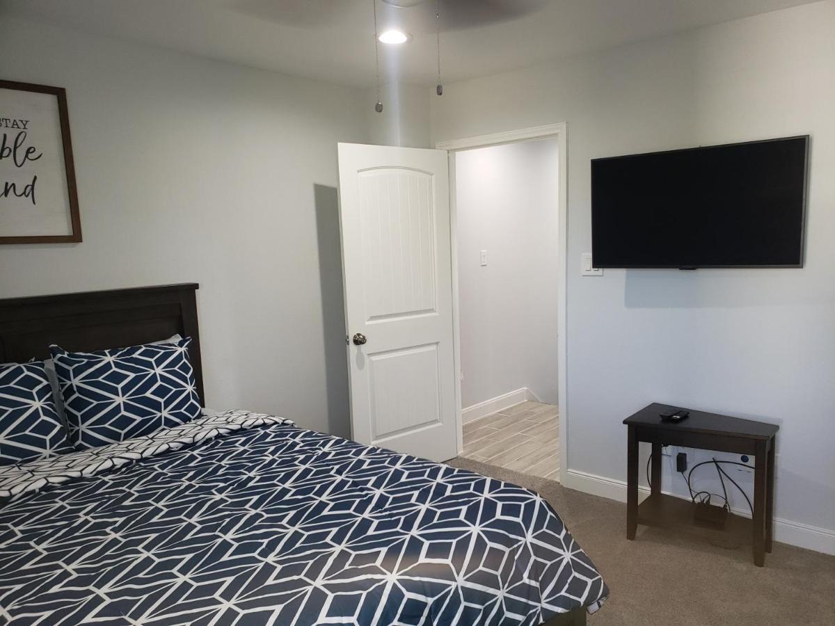 Home Away From Home Unit B 休斯敦 外观 照片